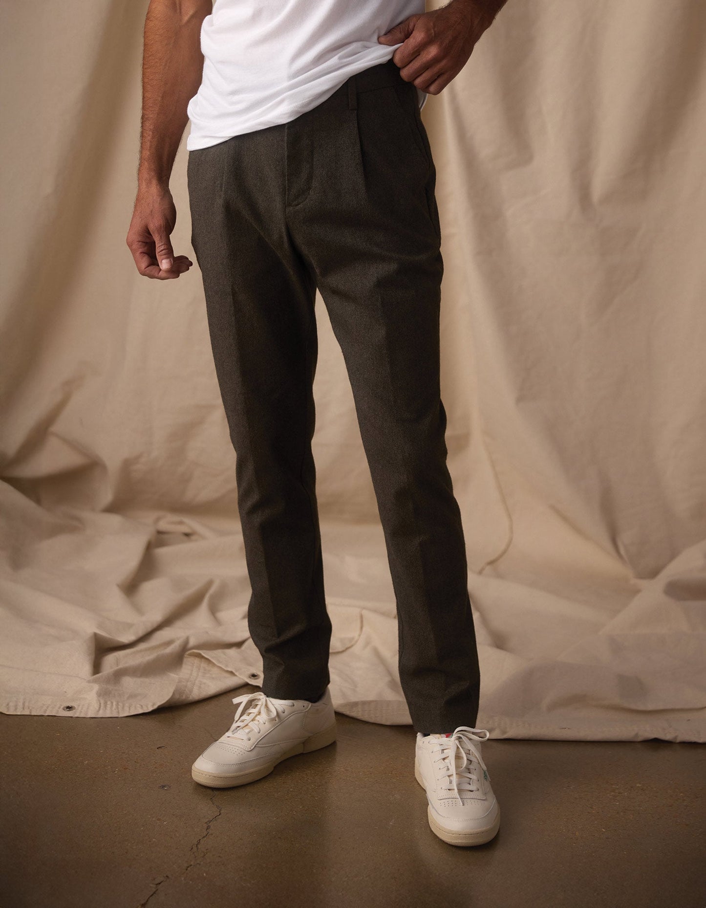 Normal Trouser in Dark Olive